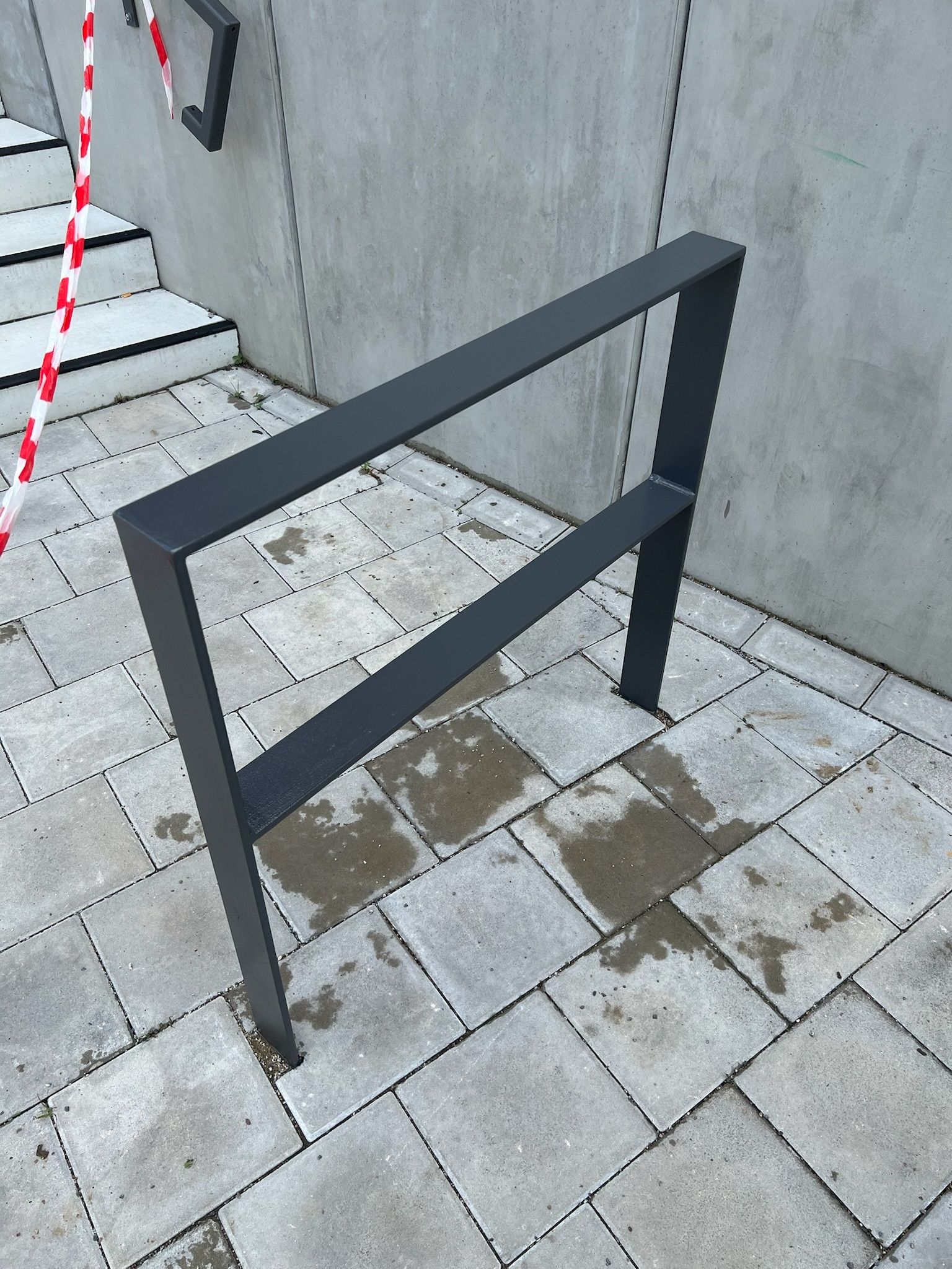 Fahrradständer aus Flachstahl beschichtet