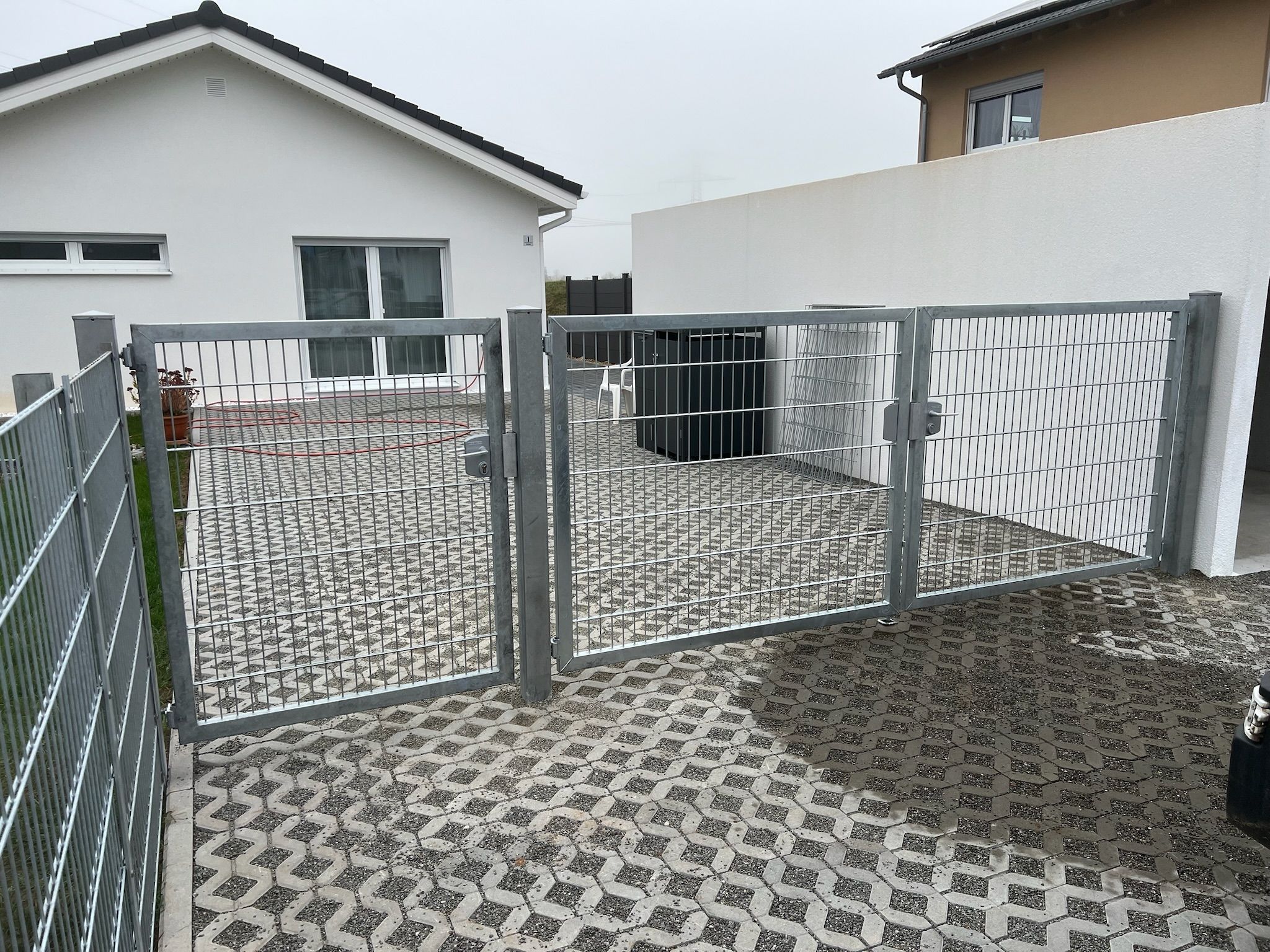 Tor mit Tür Stabgitter