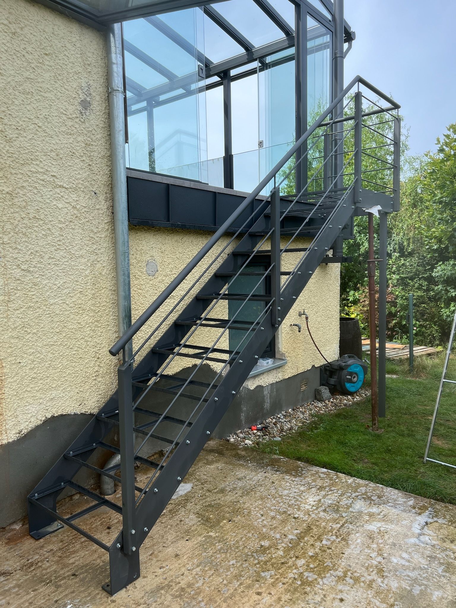 Treppe beschichtet mit Stufen für Steinbelag