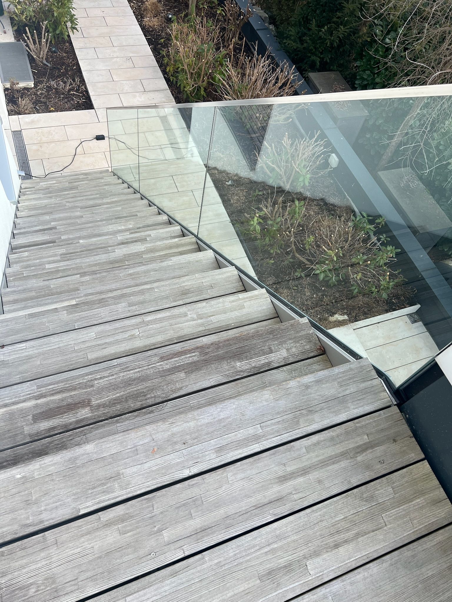 Treppe mit Holzbelag